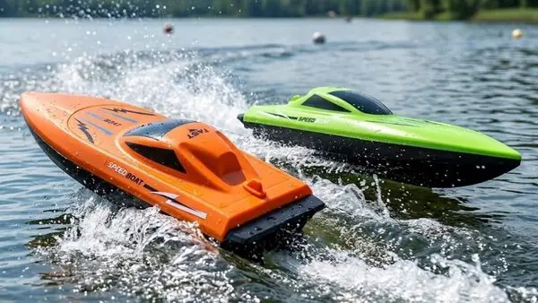Bateau RC Speedy CR1990 vert etang coucher soleil reflets miroir balade