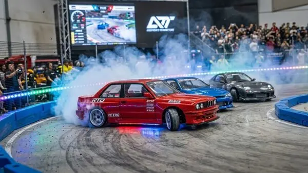 DC Legends M3 macro carrosserie rouge calandre double rein phares ronds RTD jantes BBS