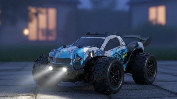 Buggy SG318 Mini bleu phares LED blancs allumés au crépuscule sur cour pavée