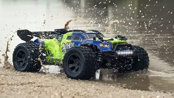 Monster Truck Nova-X 16 Bleu skatepark béton accélération 40 km/h