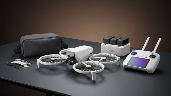 DJI Flip Pack MAX radiocommande écran hub charge batteries hélices kit ultime