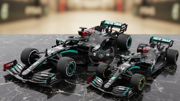 F1 RC Mercedes duo echelle 1:12 1:18 marbre showroom collection